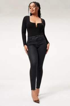 GOOD AMERICAN High Waisted GOOD LEGS RAW HEM | BLACK184