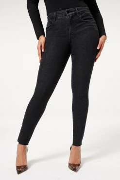 GOOD AMERICAN High Waisted GOOD LEGS RAW HEM | BLACK184