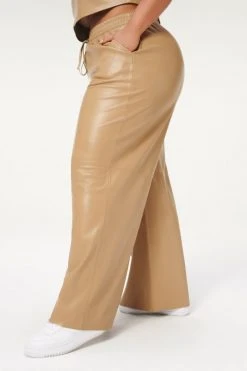 GOOD AMERICAN LEATHER WIDE LEG | WARM CARMEL003 Leggings & Pants