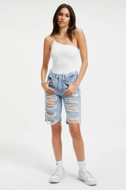 GOOD AMERICAN GOOD '90S BERMUDA EXTREME RIPS | INDIGO296 High Waisted