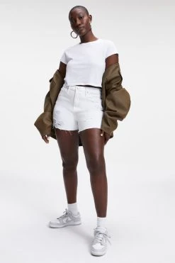 GOOD AMERICAN High Waisted GOOD '90s SHORT | WHITE040