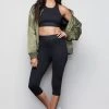 GOOD AMERICAN THE ICON CAPRI LEGGING | BLACK001 Leggings & Pants