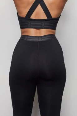 GOOD AMERICAN THE ICON CAPRI LEGGING | BLACK001 Leggings & Pants