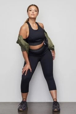 GOOD AMERICAN THE ICON CAPRI LEGGING | BLACK001 Leggings & Pants