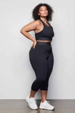 GOOD AMERICAN THE ICON CAPRI LEGGING | BLACK001 Leggings & Pants