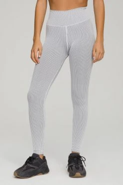 Brand new 💯 GOOD AMERICAN SEAMLESS CORE POWER LEGGING | WHITE001 ⭐ 13 GOOD AMERICAN SEAMLESS CORE POWER LEGGING | WHITE001