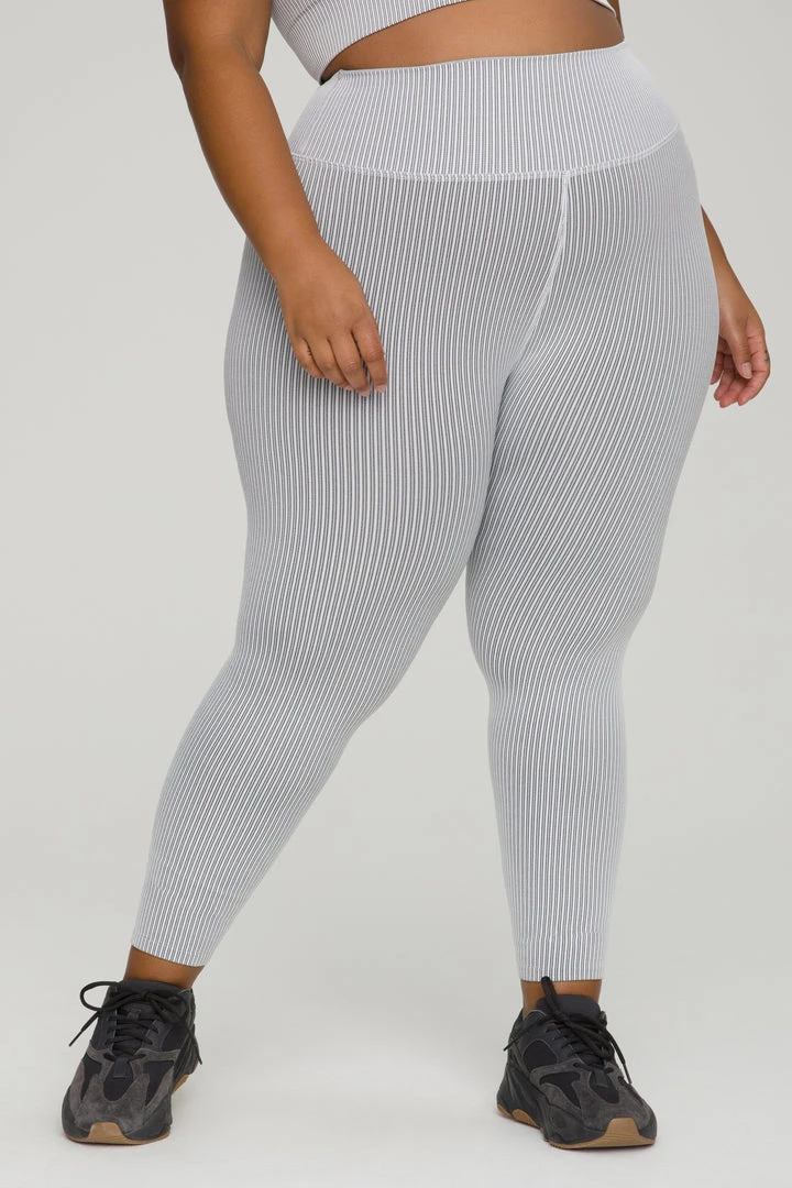 Brand new 💯 GOOD AMERICAN SEAMLESS CORE POWER LEGGING | WHITE001 ⭐ 8 GOOD AMERICAN SEAMLESS CORE POWER LEGGING | WHITE001