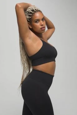 GOOD AMERICAN SEAMLESS RIBBED BRA | BLACK001 Best Sellers