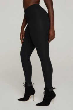 GOOD AMERICAN ESSENTIAL LEGGING | BLACK001
