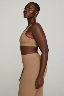 GOOD AMERICAN Bras ESSENTIAL SCOOP BRA | PUTTY001