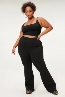 GA-SALE SEAMLESS SQUARE NECK CROP TOP | BLACK001 Terry Essentials