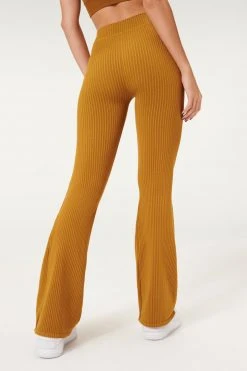 GA-FINAL SEAMLESS SLIM BOOTCUT | BRONZE BROWN001