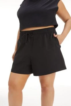 GOOD AMERICAN VOLUME SHORT | BLACK001