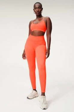 GOOD AMERICAN SEAMLESS CHUNKY RIB BRA | HOT CORAL001