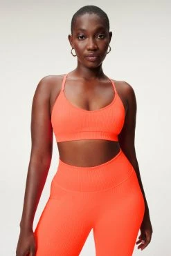 GOOD AMERICAN SEAMLESS CHUNKY RIB BRA | HOT CORAL001