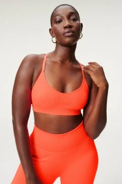 GOOD AMERICAN SEAMLESS CHUNKY RIB BRA | HOT CORAL001