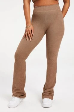 GOOD AMERICAN TERRY SLIM FLARE | PUTTY001 Leggings & Pants