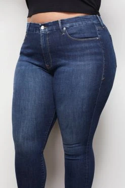 GOOD AMERICAN GOOD PETITE SKINNY | BLUE384