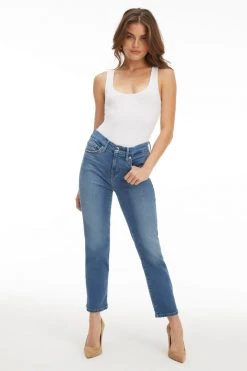 GOOD AMERICAN GOOD PETITE STRAIGHT SLIT RIVE | BLUE624 Mid-Rise Jeans