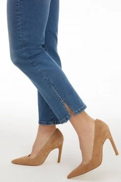 GOOD AMERICAN GOOD PETITE STRAIGHT SLIT RIVE | BLUE624 Mid-Rise Jeans