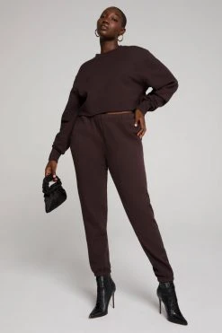 GOOD AMERICAN CROPPED & COOL SWEATSHIRT | COFFEE001