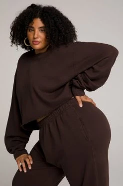 GOOD AMERICAN CROPPED & COOL SWEATSHIRT | COFFEE001