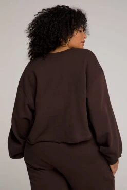 GOOD AMERICAN CROPPED & COOL SWEATSHIRT | COFFEE001