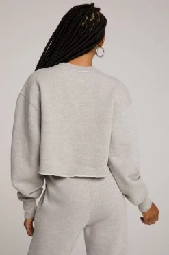 GOOD AMERICAN CROPPED & COOL SWEATSHIRT | HEATHER GREY001