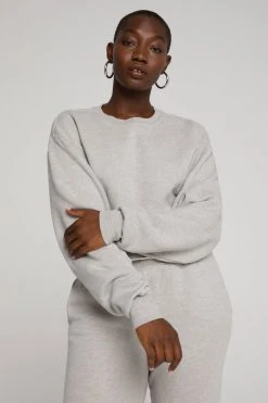 GOOD AMERICAN CROPPED & COOL SWEATSHIRT | HEATHER GREY001