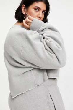 GOOD AMERICAN CROPPED & COOL SWEATSHIRT | HEATHER GREY001