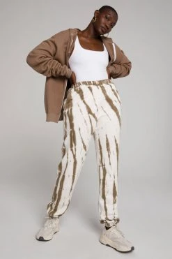 GOOD AMERICAN BOYFRIEND ZIP HOODIE | PUTTY001 Sweats