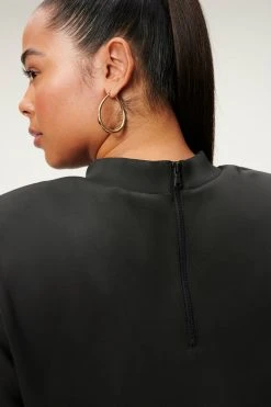 GA-SALE SCUBA CROP MOCK NECK | BLACK001