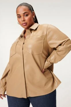 GOOD AMERICAN SPLIT BACK SHIRT | WARM CARAMEL003 Tops