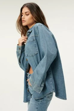 GOOD AMERICAN SPLIT BACK SHIRT | BLUE820 Good '90s