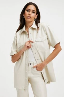 GOOD AMERICAN Tops BETTER THAN LEATHER SHORT SLEEVE SHIRT | BONE001