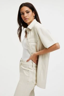 GOOD AMERICAN Tops BETTER THAN LEATHER SHORT SLEEVE SHIRT | BONE001