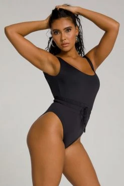 GOOD AMERICAN WAIST FRAMER ONE-PIECE | BLACK001 One-Pieces