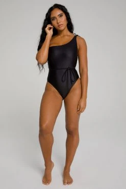 GOOD AMERICAN HOT SHOULDER ONE-PIECE | BLACK001