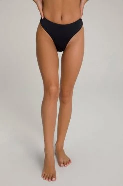 GOOD AMERICAN MATTE GOOD WAIST CHEEKY | BLACK001
