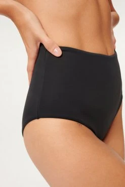 GOOD AMERICAN MATTE GOOD BOY SHORT | BLACK001