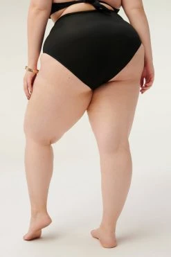 GOOD AMERICAN MATTE GOOD BOY SHORT | BLACK001