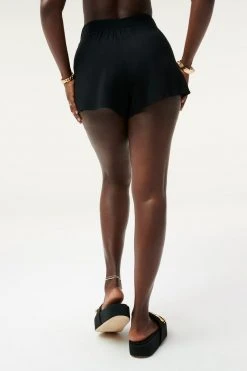 GOOD AMERICAN DRAPEY SHORT | BLACK001
