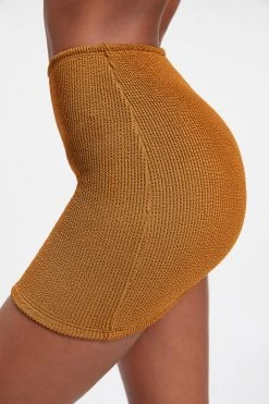 GOOD AMERICAN ALWAYS FITS MINI SKIRT | BRONZE BROWN001