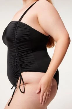 GOOD AMERICAN SHINE RUCHED ONE-PIECE | BLACK001