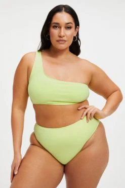 GOOD AMERICAN GOOD COMPRESSION HOT SHOULDER TOP | KEY LIME001