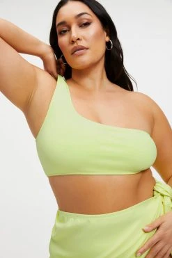 GOOD AMERICAN GOOD COMPRESSION HOT SHOULDER TOP | KEY LIME001