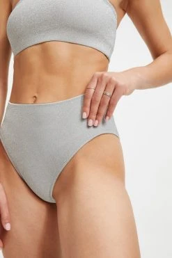 GOOD AMERICAN SPARKLE GOOD WAIST CHEEKY | SILVER001