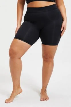 GOOD AMERICAN Bikini Bottoms GOOD COMPRESSION SWIM SHORT | BLACK001
