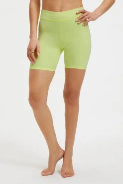 GOOD AMERICAN GOOD COMPRESSION SWIM SHORT | KEY LIME001 Bikini Bottoms