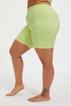 GOOD AMERICAN GOOD COMPRESSION SWIM SHORT | KEY LIME001 Bikini Bottoms